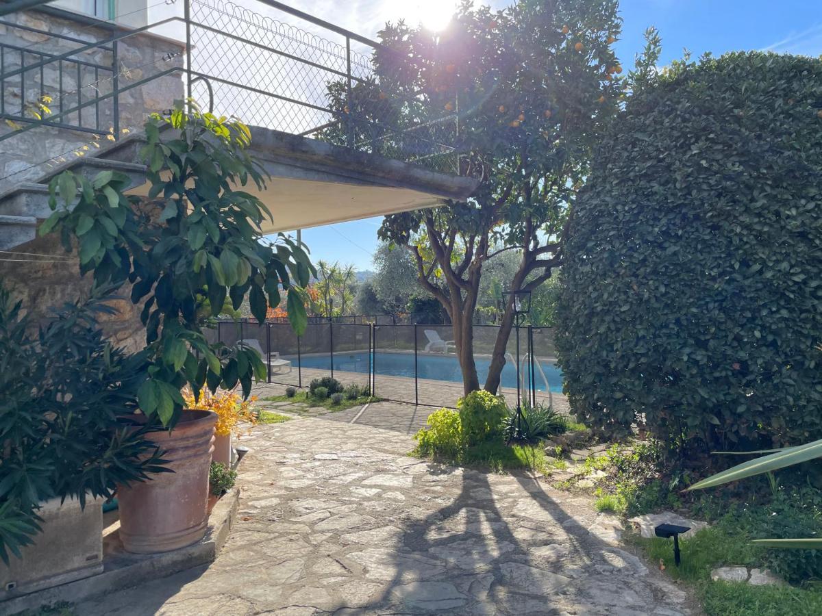 Bas De Villa Avec Acces Piscine Pres De Nice Cannes Monaco Carros Dış mekan fotoğraf