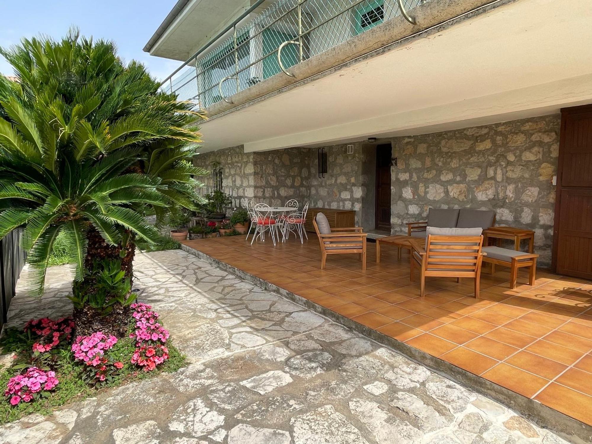 Bas De Villa Avec Acces Piscine Pres De Nice Cannes Monaco Carros Dış mekan fotoğraf